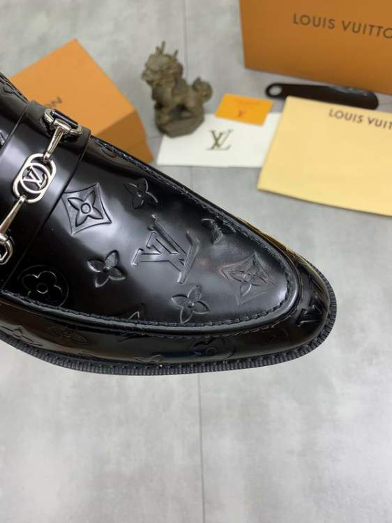 Picture of Louis Vuitton Shoes _SKULVsz38-45mnf031414142